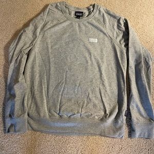 Women’s grey Patagonia crewneck